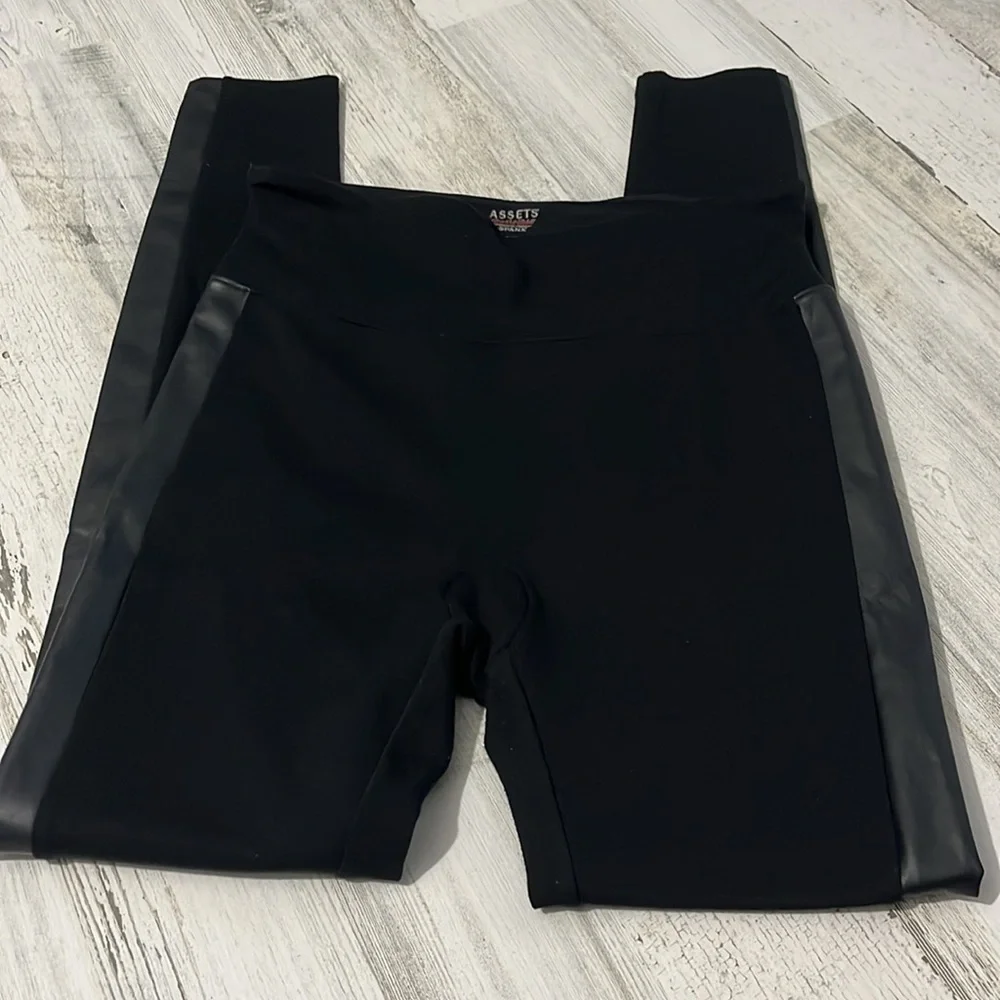 Assets by SPANX black leggings with faux leather trim size L - Picture 2 of 8
